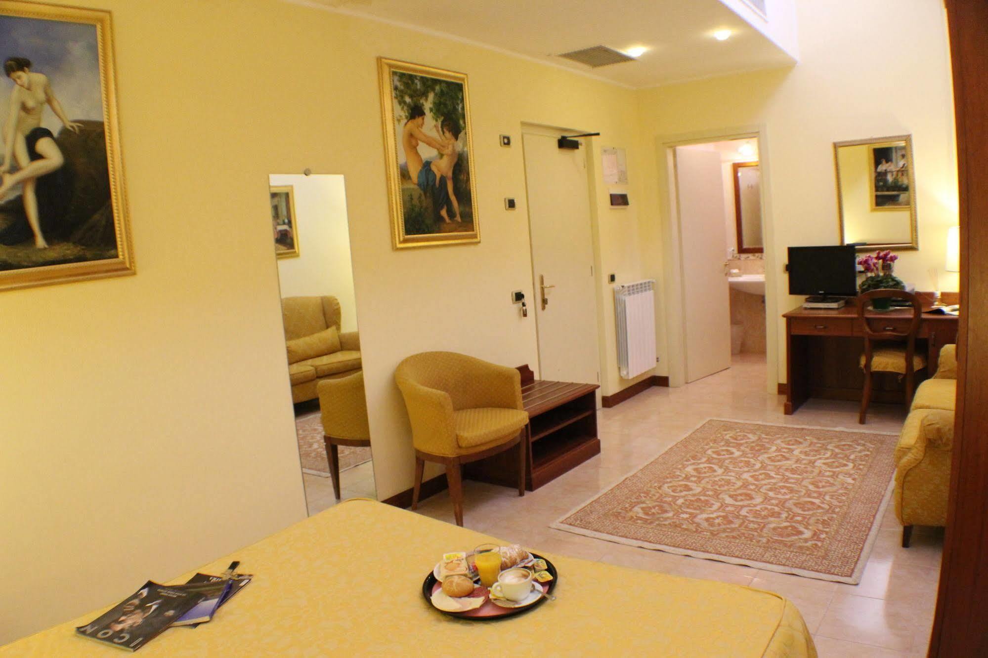 Certosa Hotel Милан Экстерьер фото
