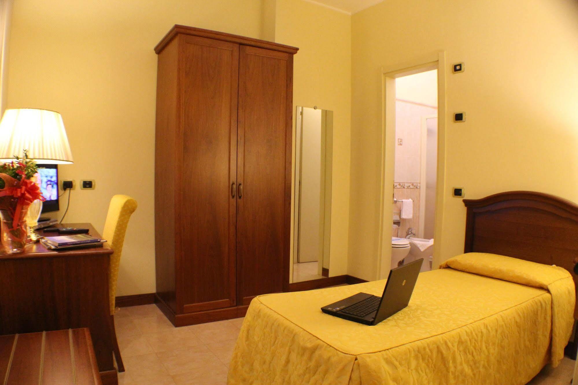 Certosa Hotel Милан Экстерьер фото